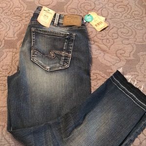 Silver Jeans. NWT.